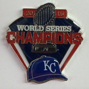 MLB LAPEL PIN 2015 KC KANSAS CITY ROYALS WORLD SERIES CHAMPIONS LAPEL PIN